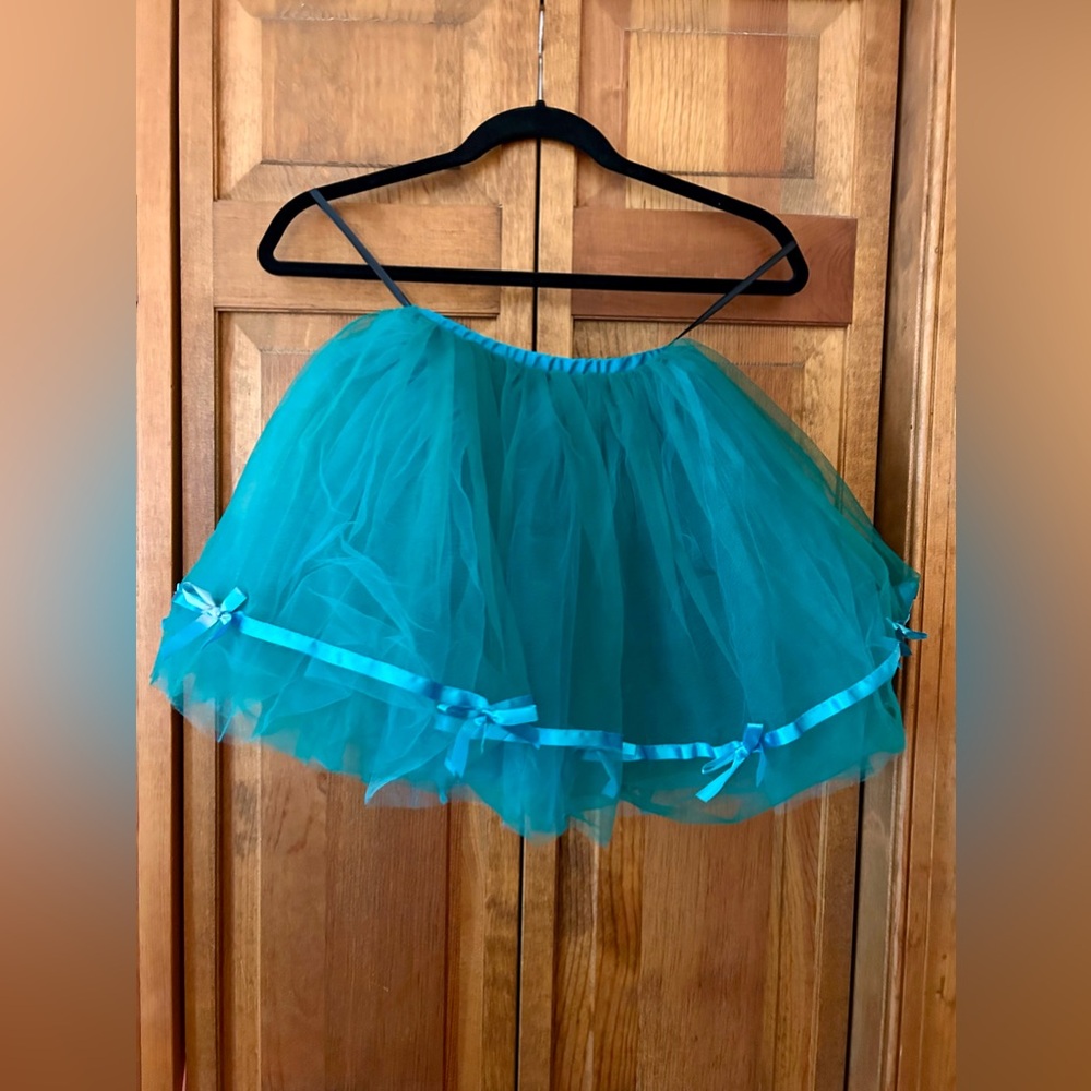 Green Revolution Child’s Sz M Blue/Green Tutu W/ Bow Accents Great for Costumes